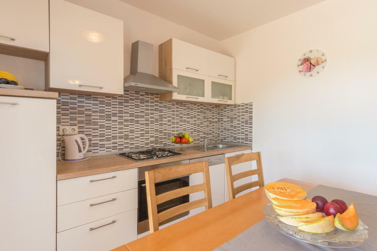 Apartments Lotus Sukošan Zewnętrze zdjęcie